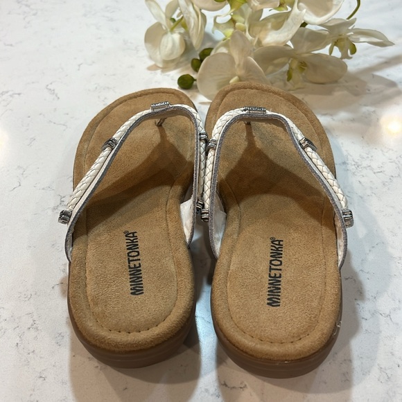 Minnetonka Leather Silverthorne Thong Sandals Size 10 - Picture 7 of 15